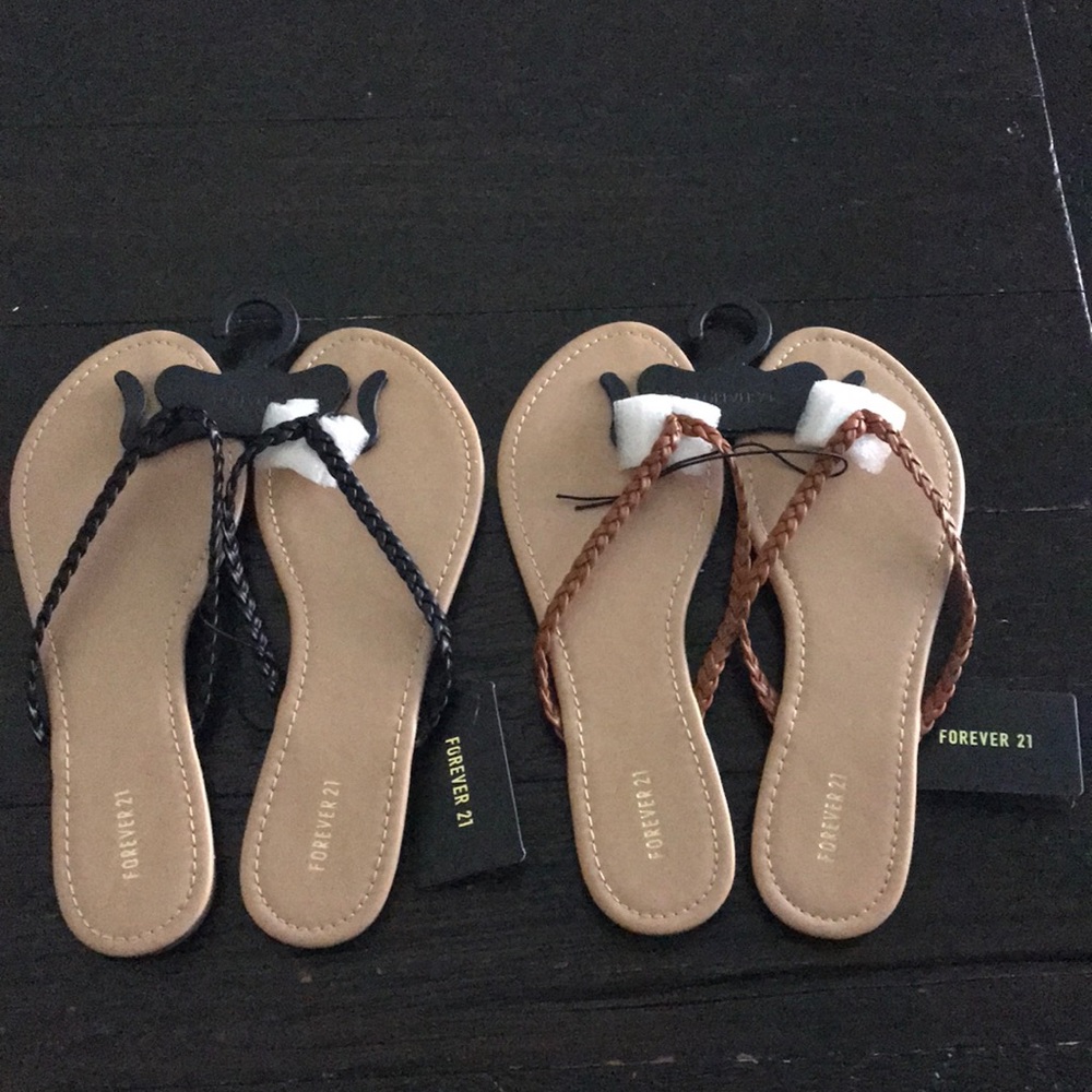Women’s Brand New Brown and Black Flip Flops sz 7